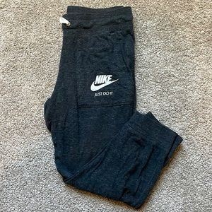 Nike cropped jogger sweatpants with drawstring waist